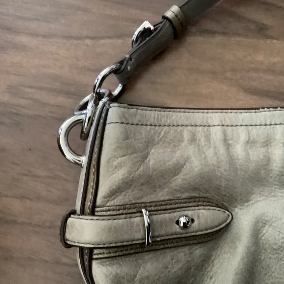 Coach shoulder bag in rich beige leather - Picture 2 of 9